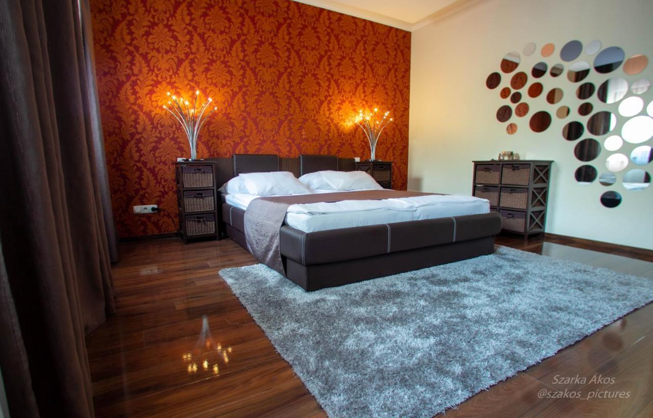 Csolnok Pollushof Panzio Es Etterem B&B 외부 사진