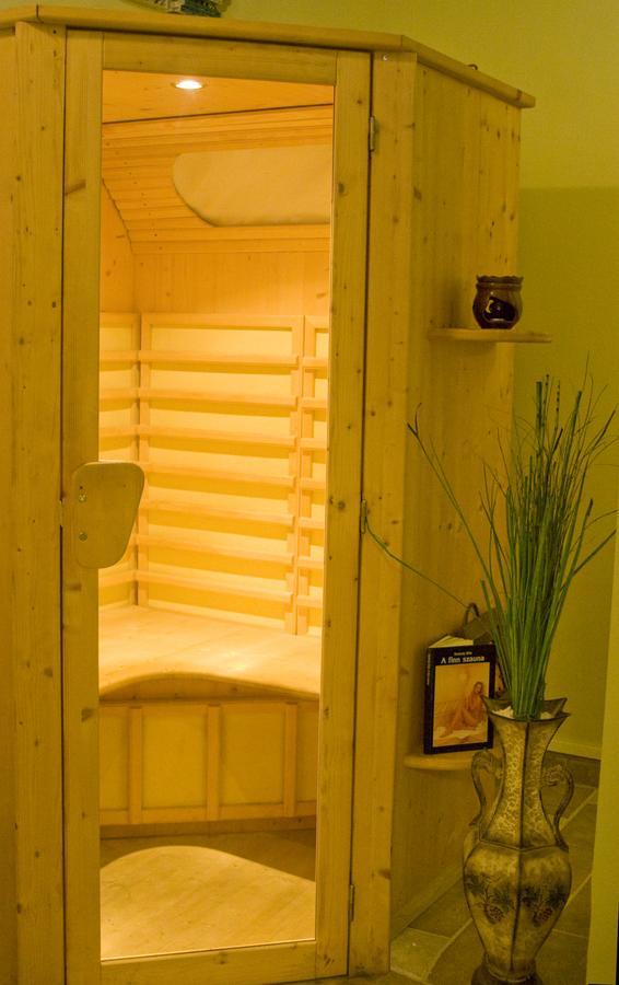 Csolnok Pollushof Panzio Es Etterem B&B 외부 사진